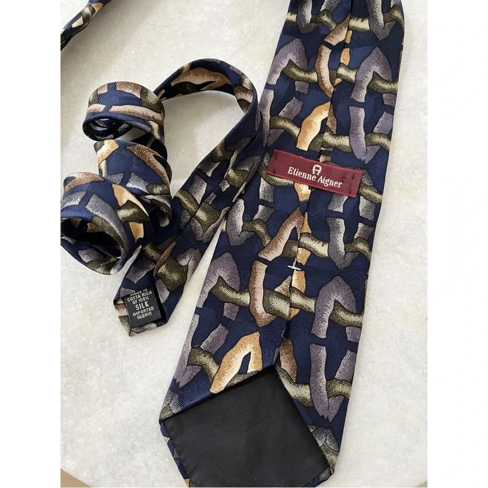 Vintage Etienne Aigner Men’s Printed Silk Tie - Picture 3 of 4